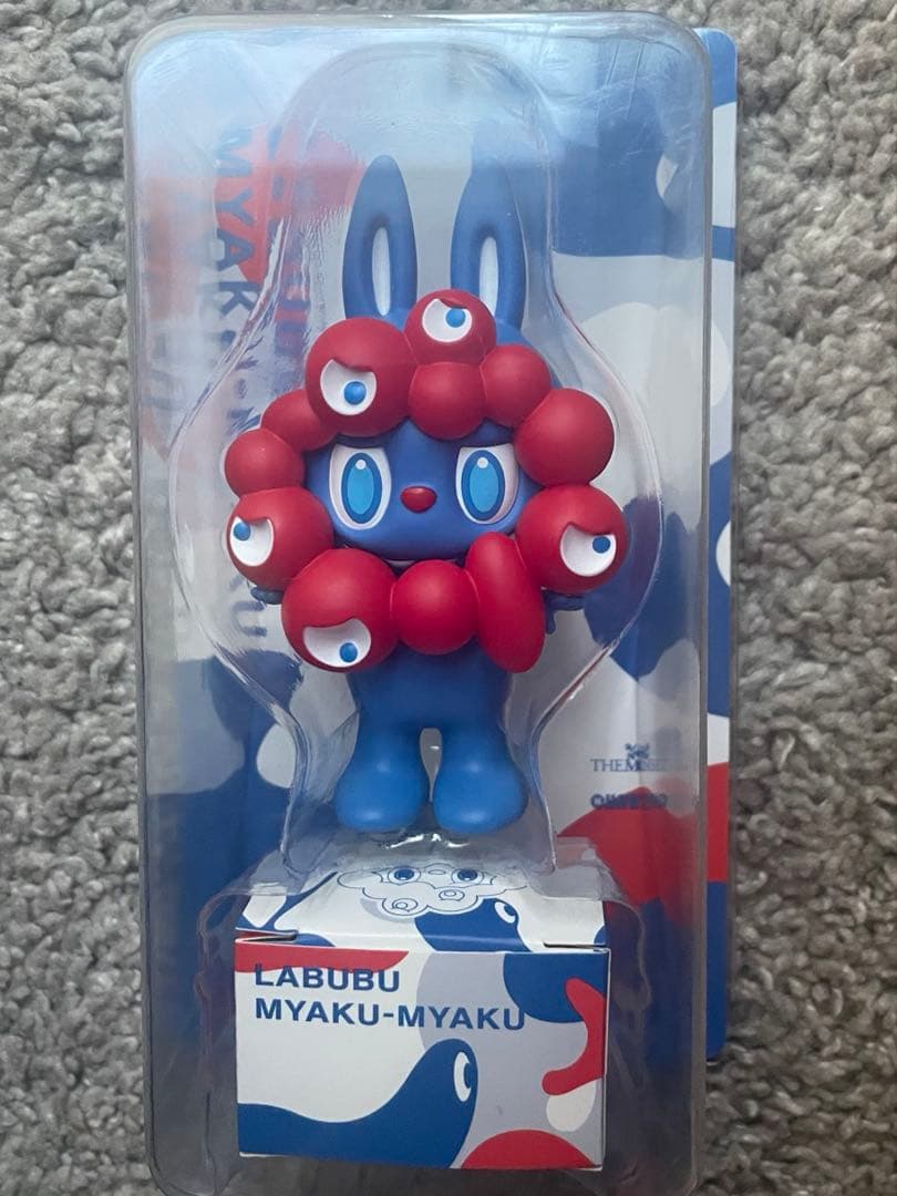 LABUBU MYAKU-MYAKUストラップ付フィギュアラブブ - メルカリ