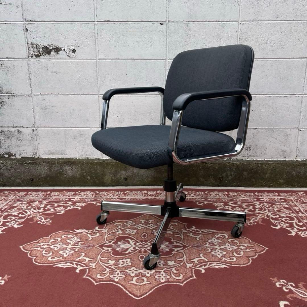 インダストリアル工業系◾️ PLUS キャスター付き アームチェア デスクチェア