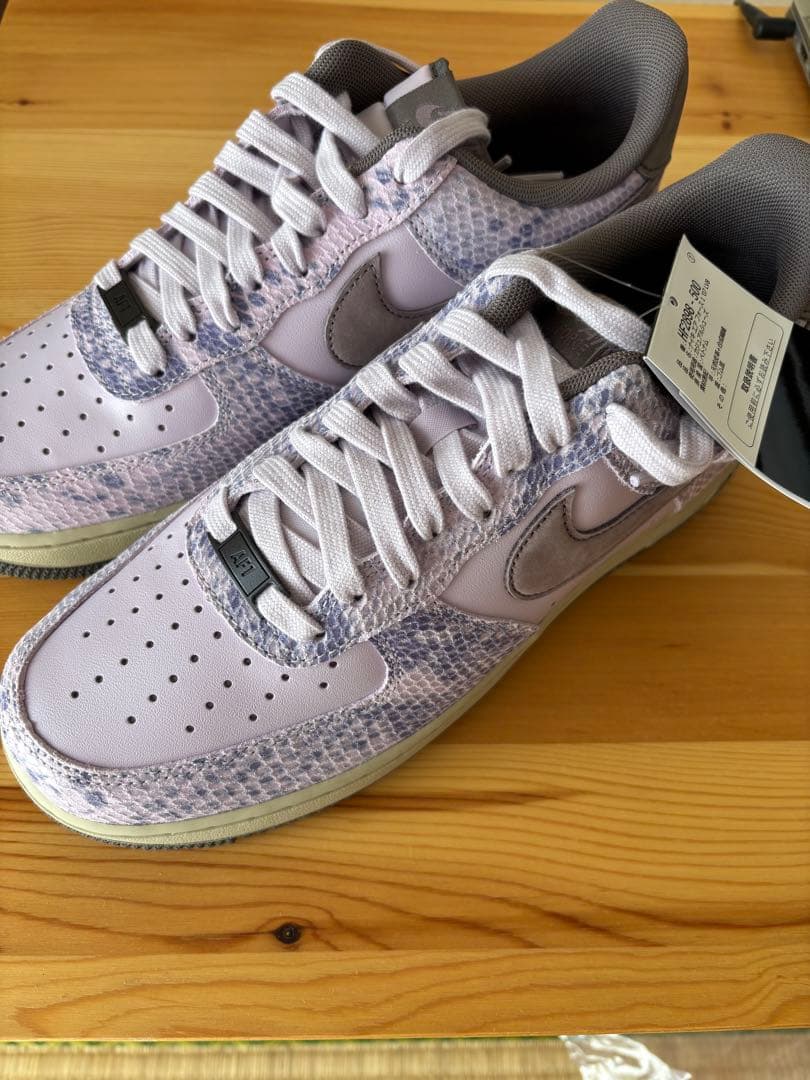 NIKE スニーカー AIR FORCE 1ヘビ柄 HF2898-500 薄紫 - メルカリ