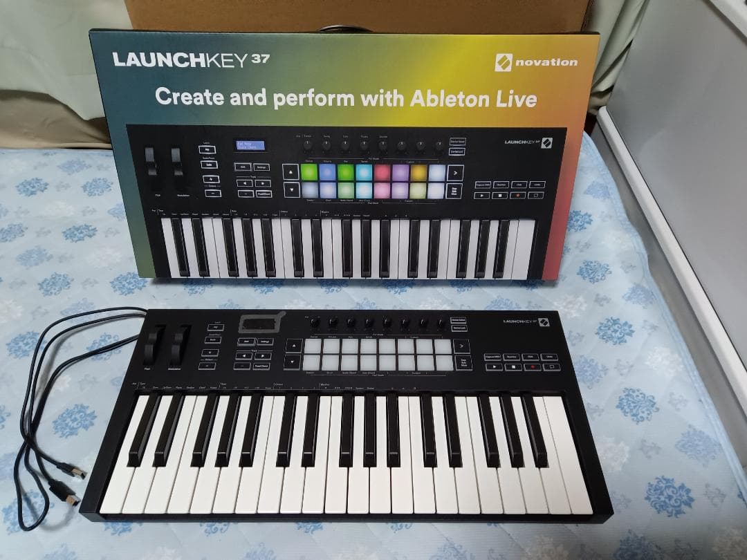 Novation LAUNCHKEY 37 MK3 MIDIキーボード