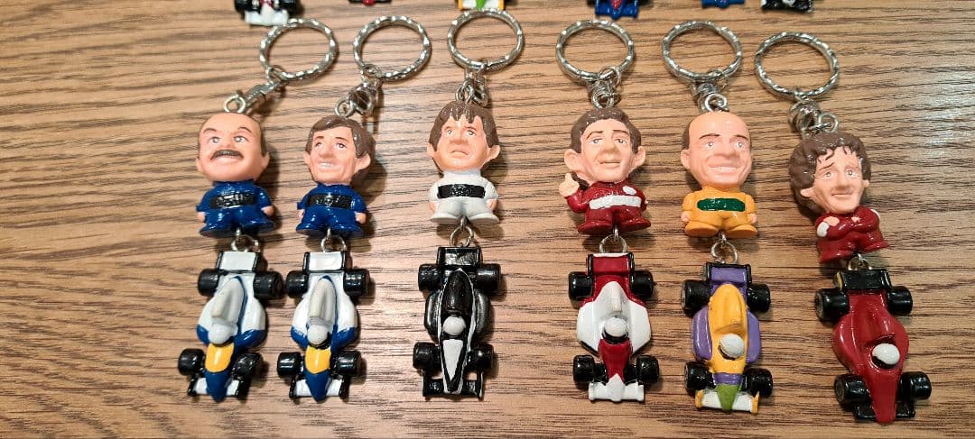 F1ドライバー フィギュア付き　キーホルダー 12個セット Cartrix 1/43 F1 ドライバー フィギア セバスチャン・ベッテル 2012