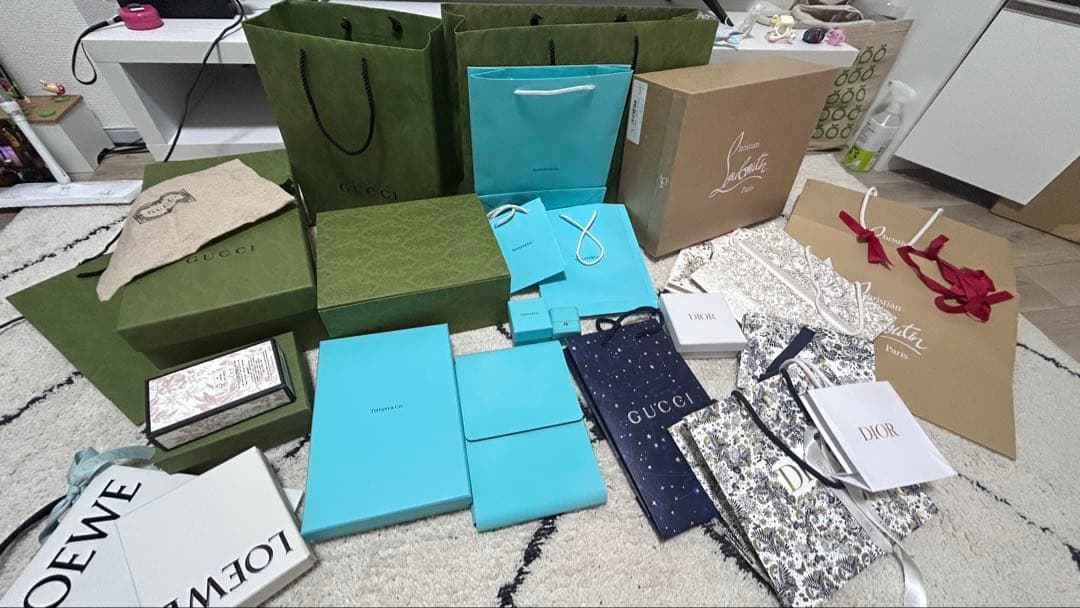 ショップ袋セット（GUCCI, Dior, LOEWE） 大人の格上げトートバッグ】ディオールの名作をジョナサン