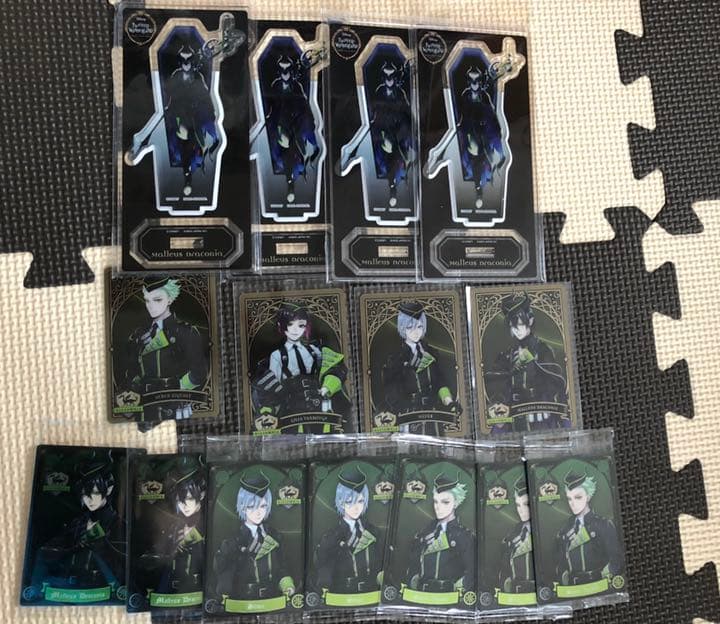 ツイステ　ディアソムニア寮　セット ディズニー ツイステッドワンダーランド カードホルダー&カードセット