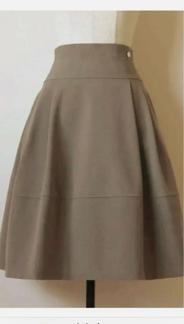 jolie mignon【ロング丈】 ポケット付 タックフレアスカート　トープ