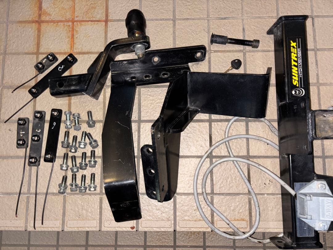 や*3様 エクストレイル　サントレックス　ヒッチメンバー　ヒッチボール付き