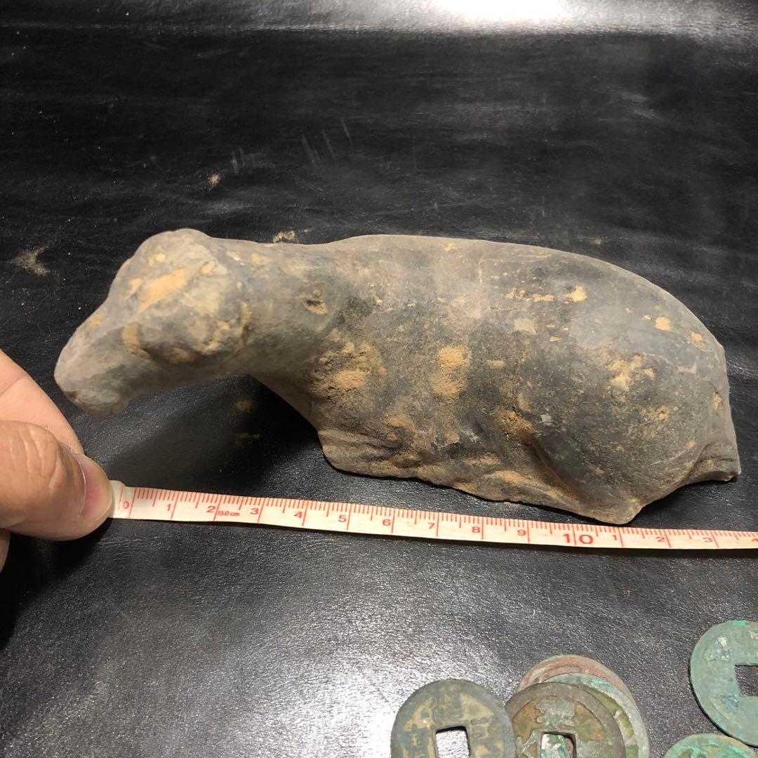 蔵から中国古銭と一緒の箱から出てきた 5体の内の1体 水牛うし中国古