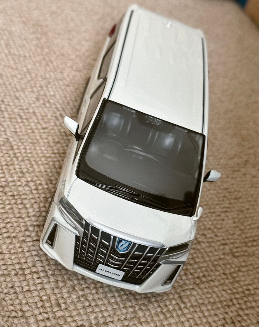 トヨタ　30系　後期　アルファード　ミニカー　ホワイトパールクリスタルシャイン