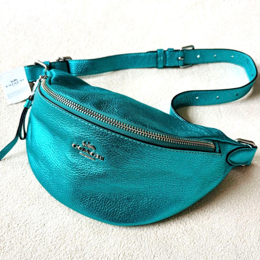 【新品未使用】COACH メタリックレザー シボ革 ボディバッグ グリーン 新品未使用】COACH メタリックレザー シボ革 ボディバッグ グリーン