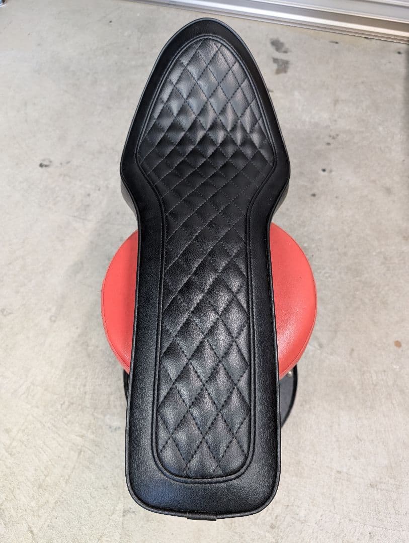 ホンダ　マグナ250 コブラシート　タックロール　ダイヤ　　　シート