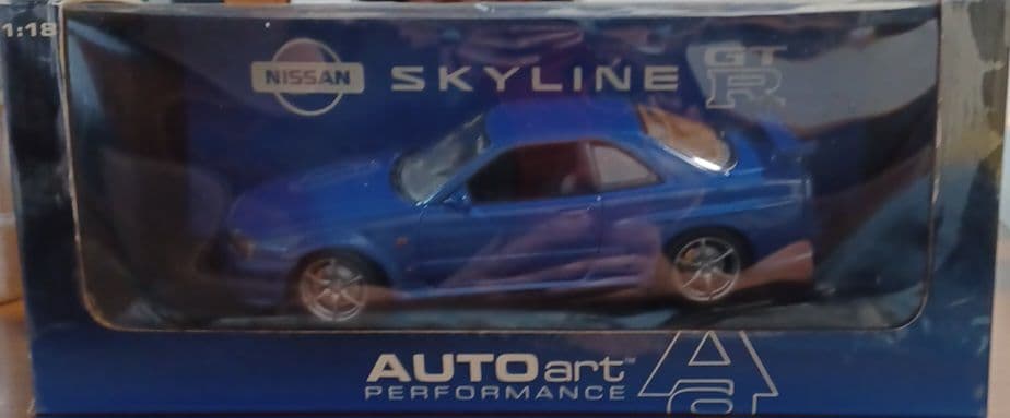 a*p様 AUTOart Nissan Skyline 1/18 ミニカー Amazon.com: AUTOart 1/18 Nissan Skyline GT-R (R34) V Spec II