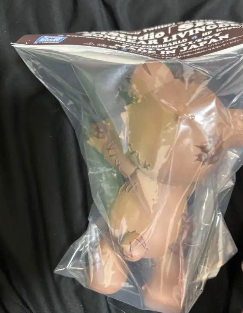 Art Studio 「SHOT!」ゾンベアー ソフビ バレンタインver - メルカリ