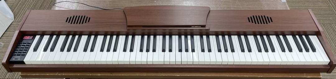 スタンド付き 電子ピアノ88鍵盤 給電タイプ 木目調ボディ マホガニー
