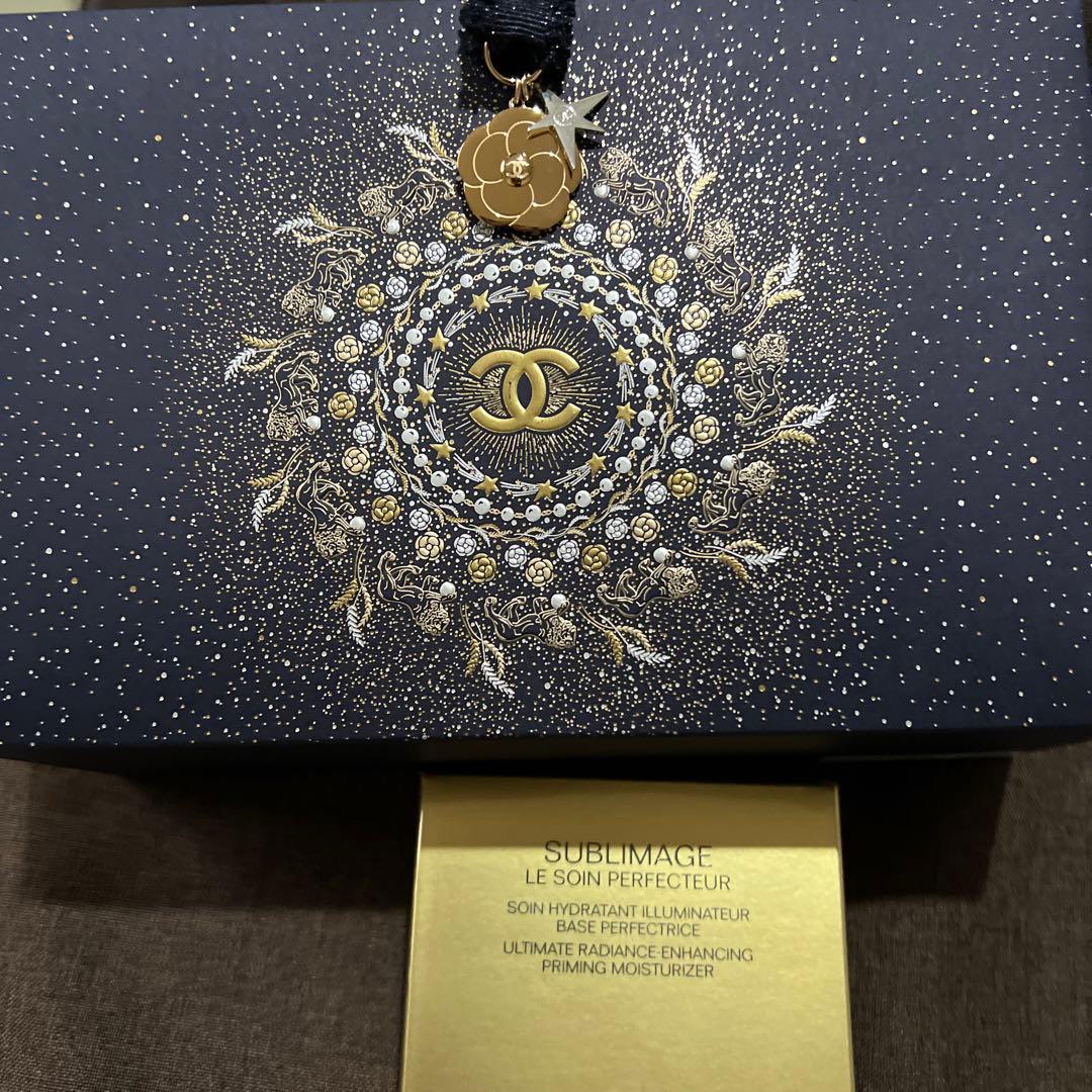 CHANEL 雑誌掲載　乳液化粧下地