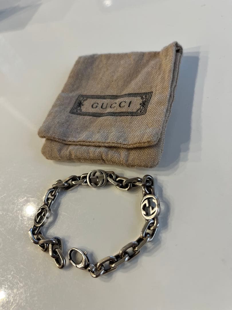 GUCCI シルバーブレスレット 専用ポーチ付き