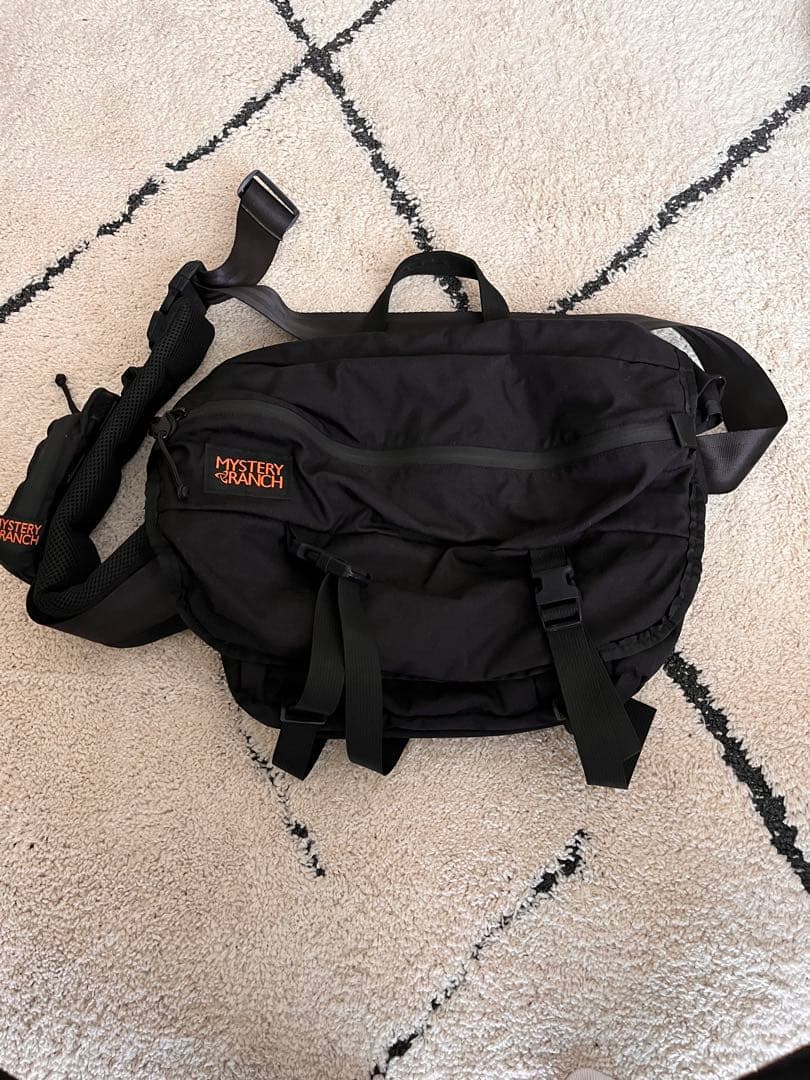 ミステリーランチ　インベーダー　メッセンジャーバッグ　ショルダーバッグ　廃盤