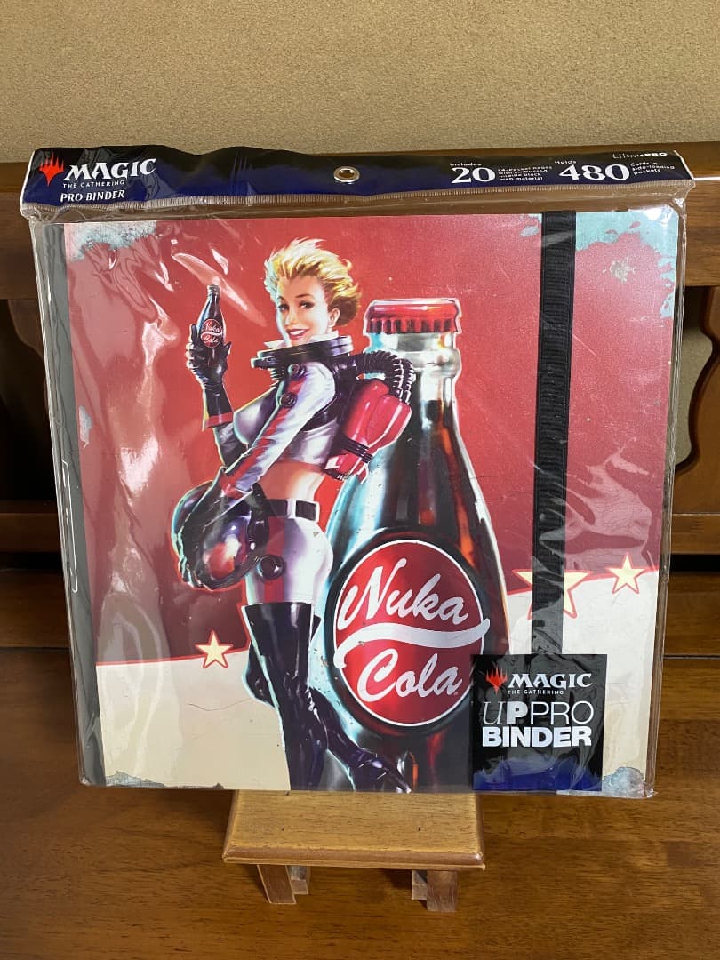 MTG：Fallout　12ポケットバインダー　Ultra•PRO Amazon.co.jp: Ultra PRO - Fallout 12ポケットPROバインダー