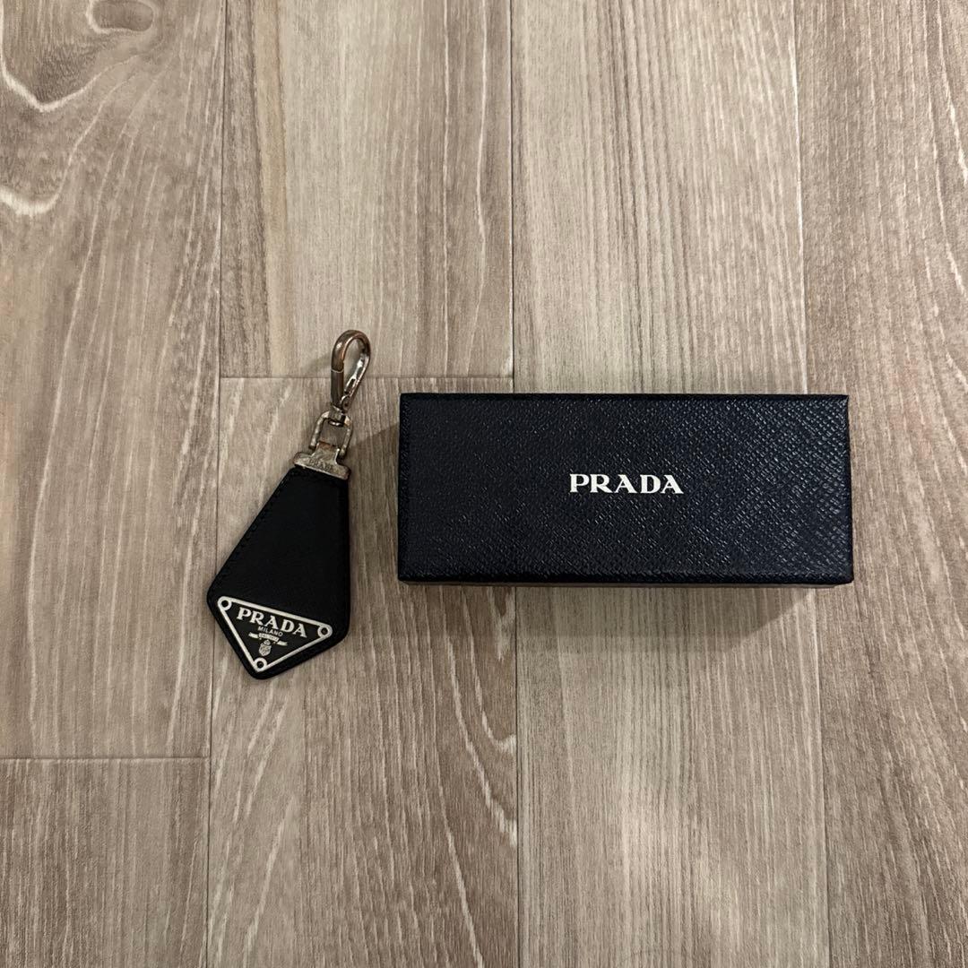 正規品 PRADA キーホルダー サフィアーノ