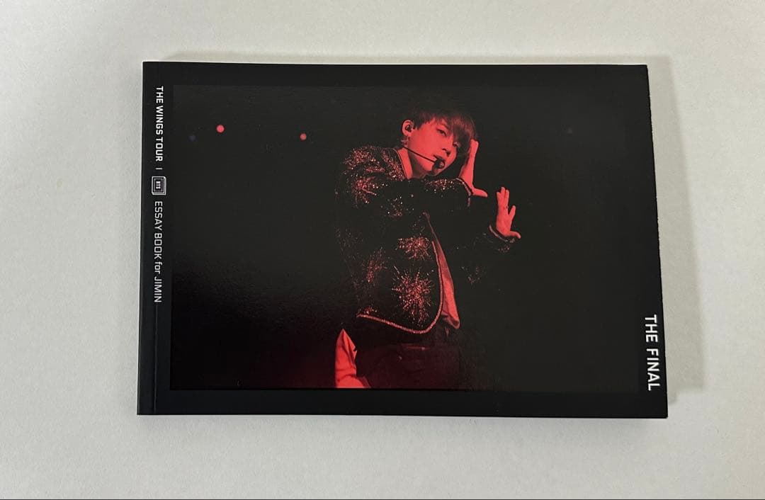 WINGS TOUR FINAL 公式 エッセイブック ジミン トレカ 付き - メルカリ