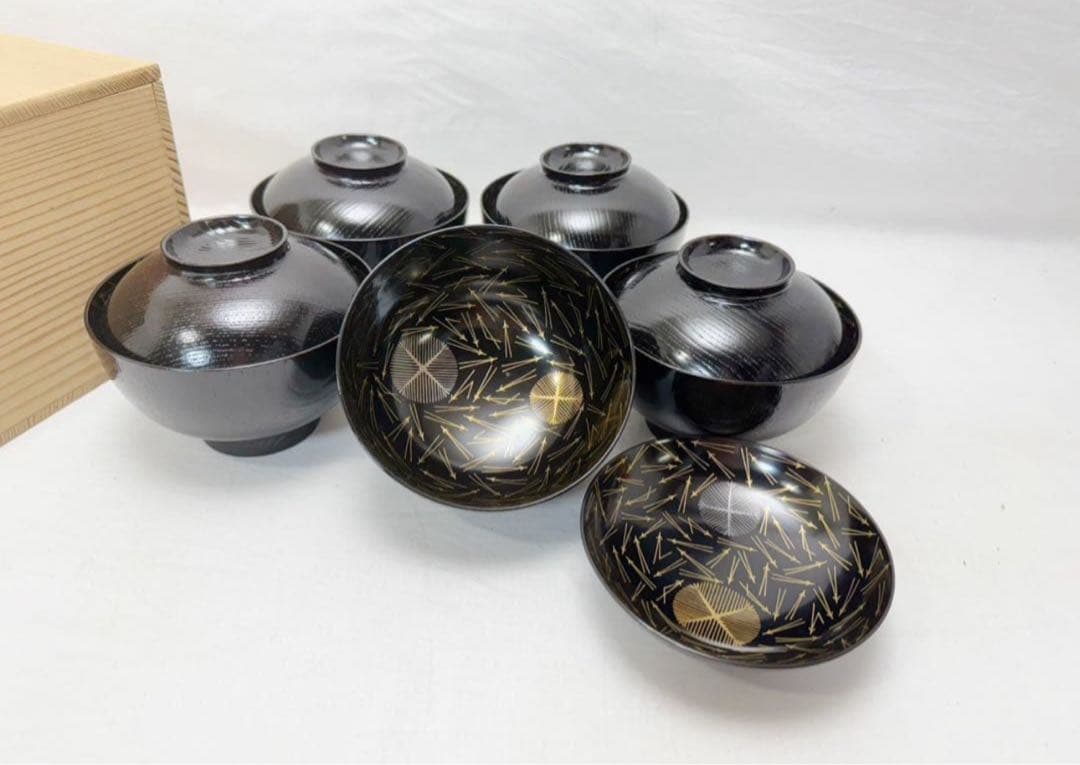 ほぼ未使用 懐石道具 木製黒塗 吸物椀 金彩松葉見返し蒔絵 木箱 吸物椀 銀彩桜楓 黒 木製 漆塗り 12-00402 漆器の井助