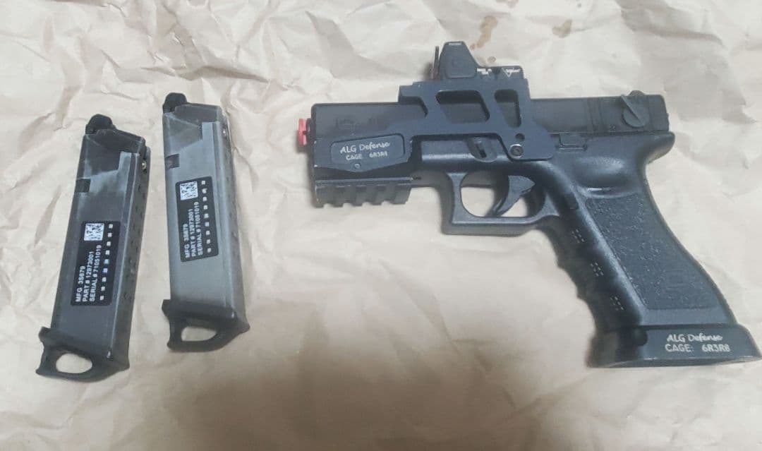 東京マルイ Glock 18C ガスブローバック カスタム マガジン付き 東京マルイ: ハンドガン本体 G18C ガスブローバックガン（GLOCK