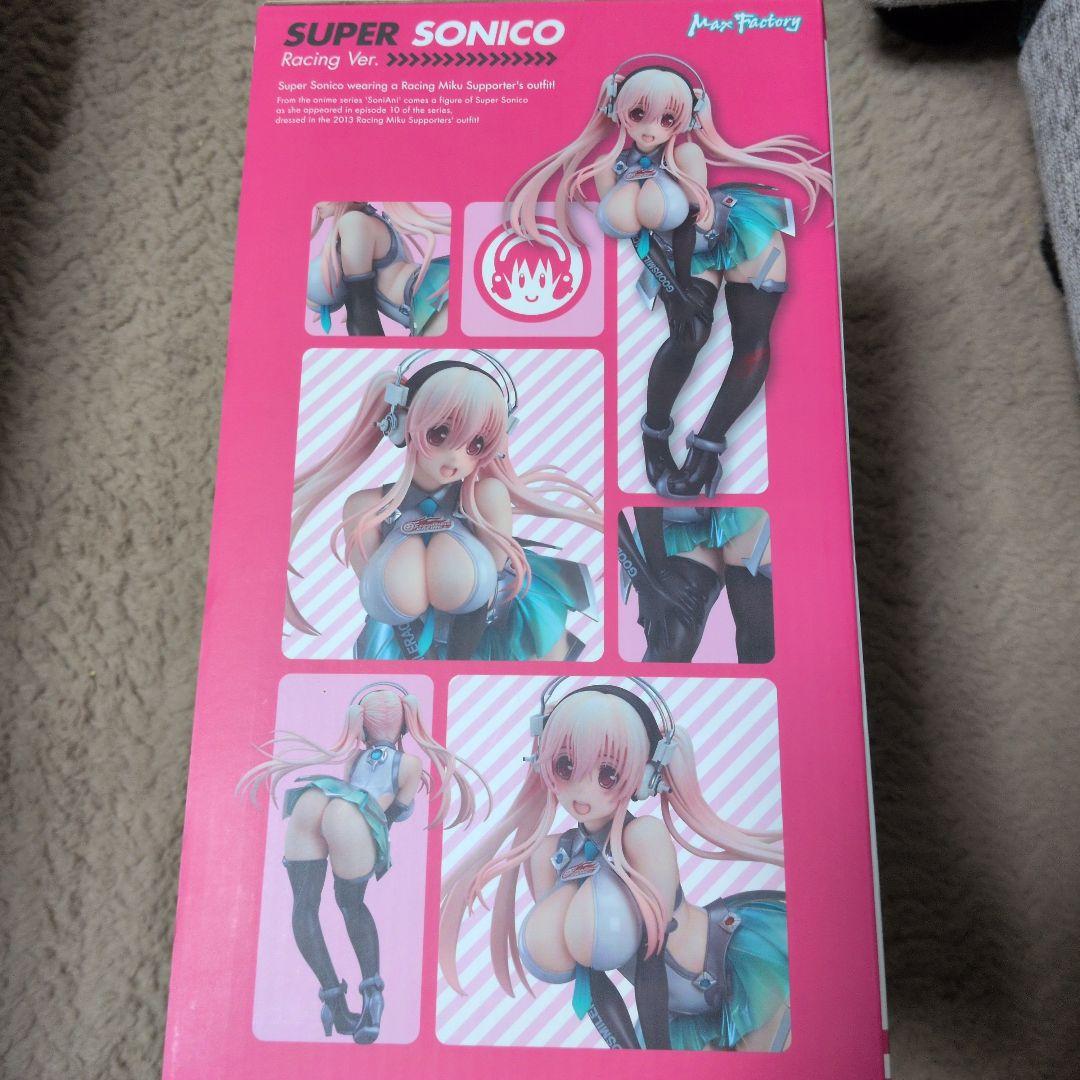 Super Sonico Racing Ver. 1/7スケール フィギュア
