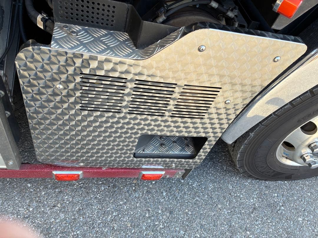 popo cocoさん専用 HINO トラクター用 マフラーカバー