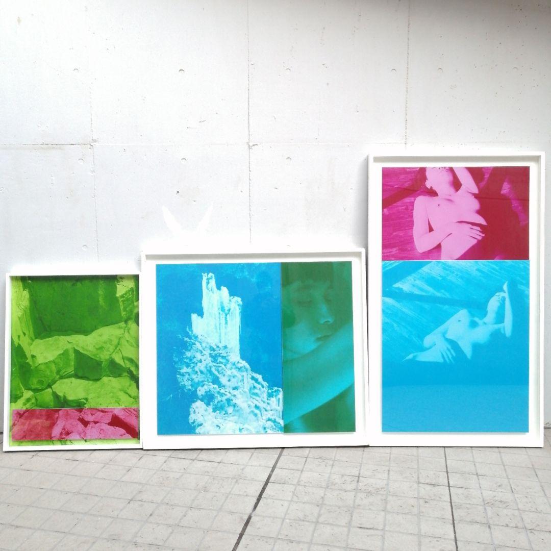 細倉真弓 CYALIUM 3枚 アートフォト 2015 空間で展開される色光 空間で展開される色光。細倉真弓「CYALIUM」展｜美術手帖