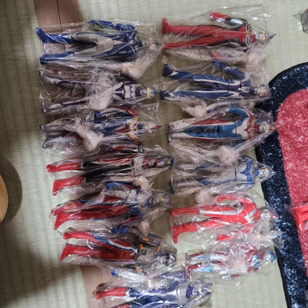 5枚目追加！ウルトラマンフィギュア セット 平成以降13体