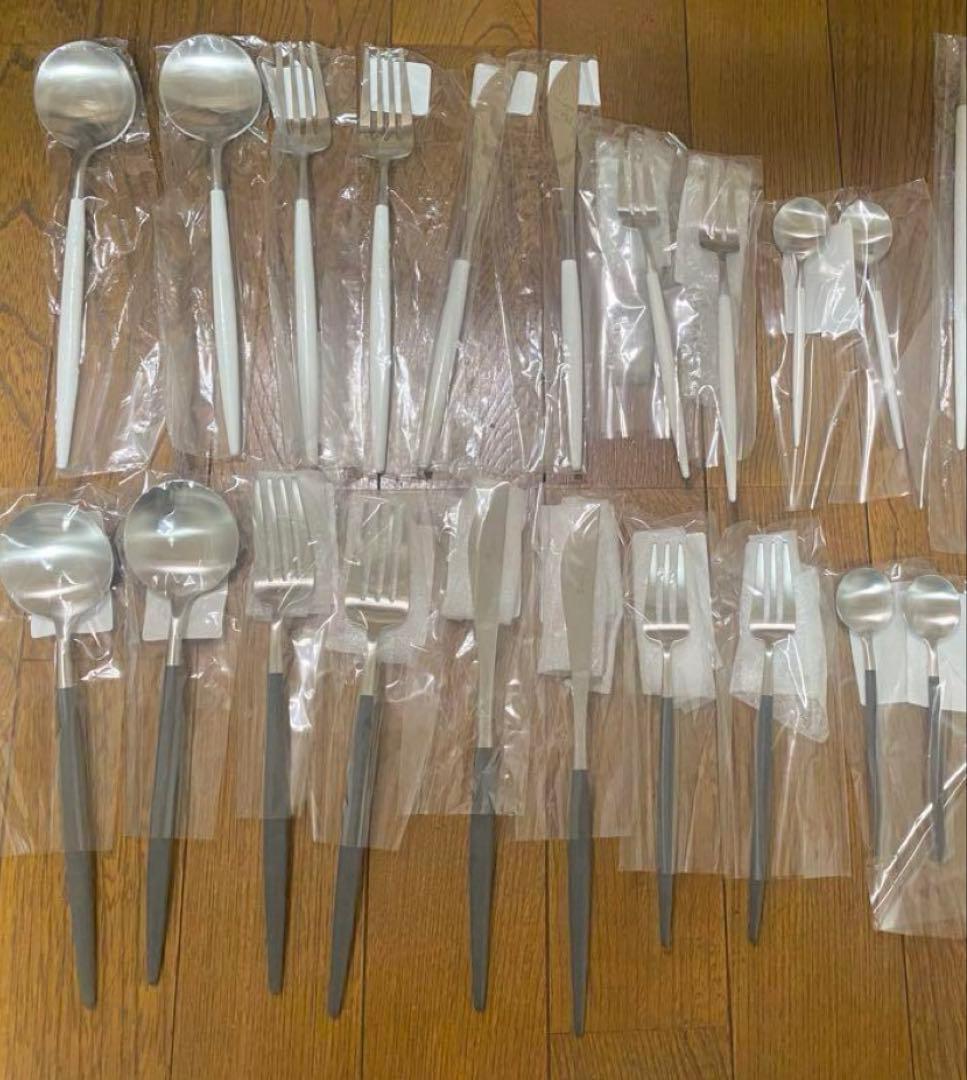 クチポール カトラリーセット　ホワイトxシルバー　ブラックxシルバー