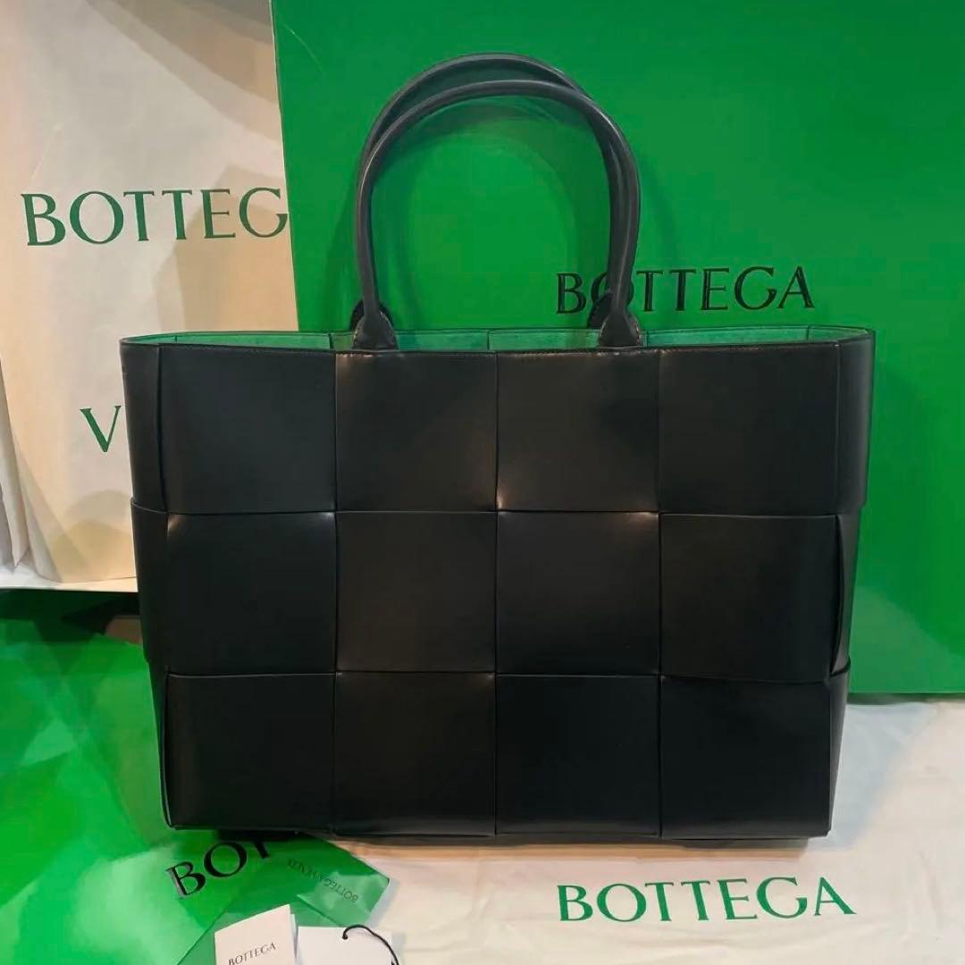 未使用新品 ボッテガヴェネタ ラージ アルコ トート