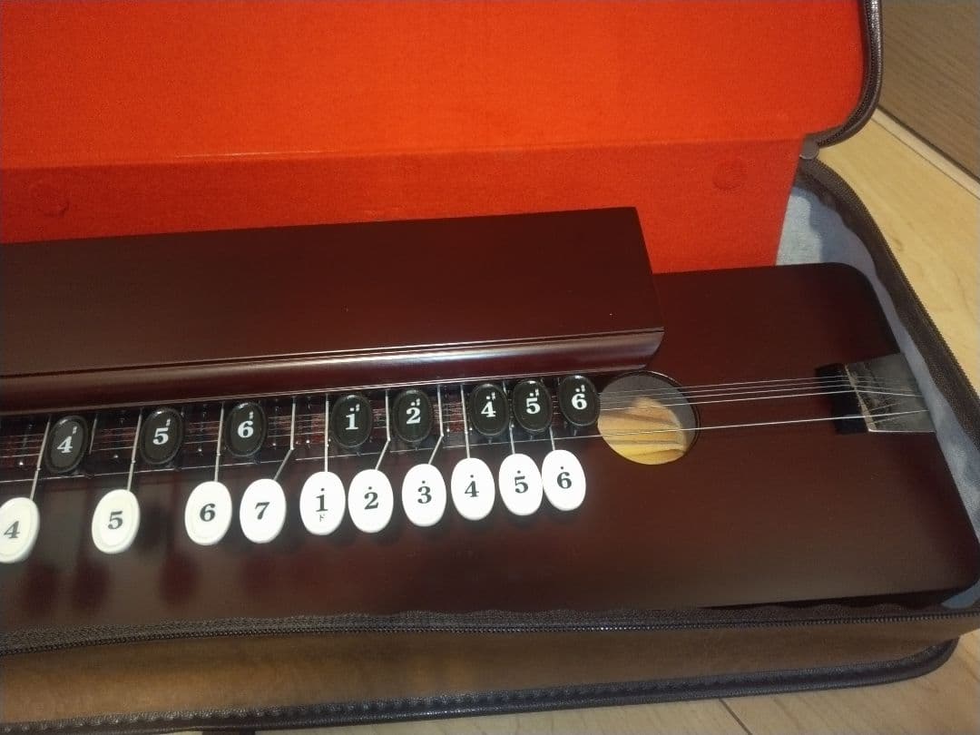 極美品】大正琴 スズキ 特松 SUZUKI 特製 松 譜面代付 - メルカリ