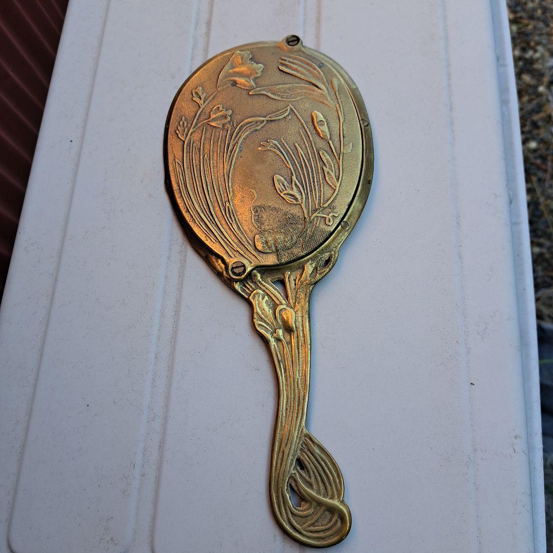 金色の花柄ハンドミラー