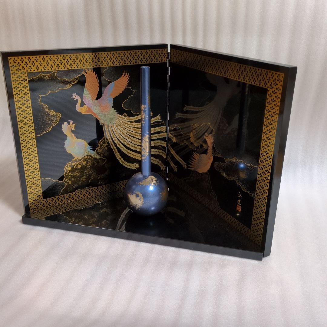一輪挿し花瓶と鳳凰デザインの屏風装飾品