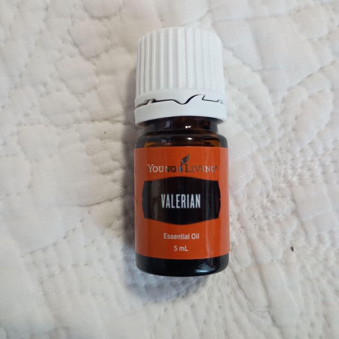 Young Living ヴァレリアン エッセンシャルオイル 5mL