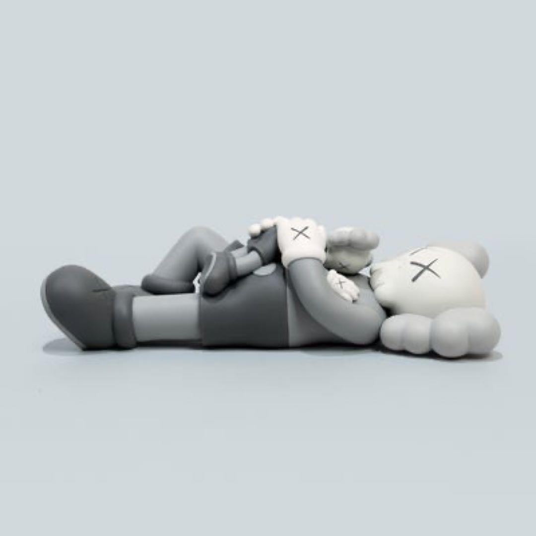 彫刻・オブジェ KAWS HOLIDAY SINGAPORE GREY Kaws:Holidy シンガポールドール グレー - KAWS | THÉM