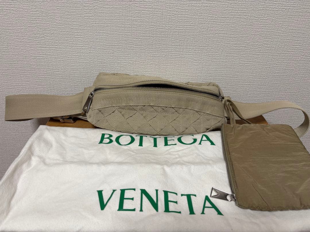 BOTTEGA VENETA ベージュ ボディバッグ　ウェビング　ボッテガ