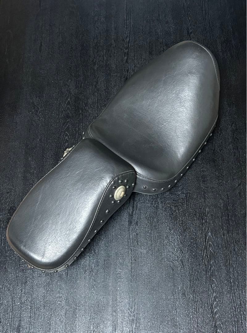 美品　ハーレーダビッドソン　95FXSTSBバッドボーイ純正ノーマルシート　希少