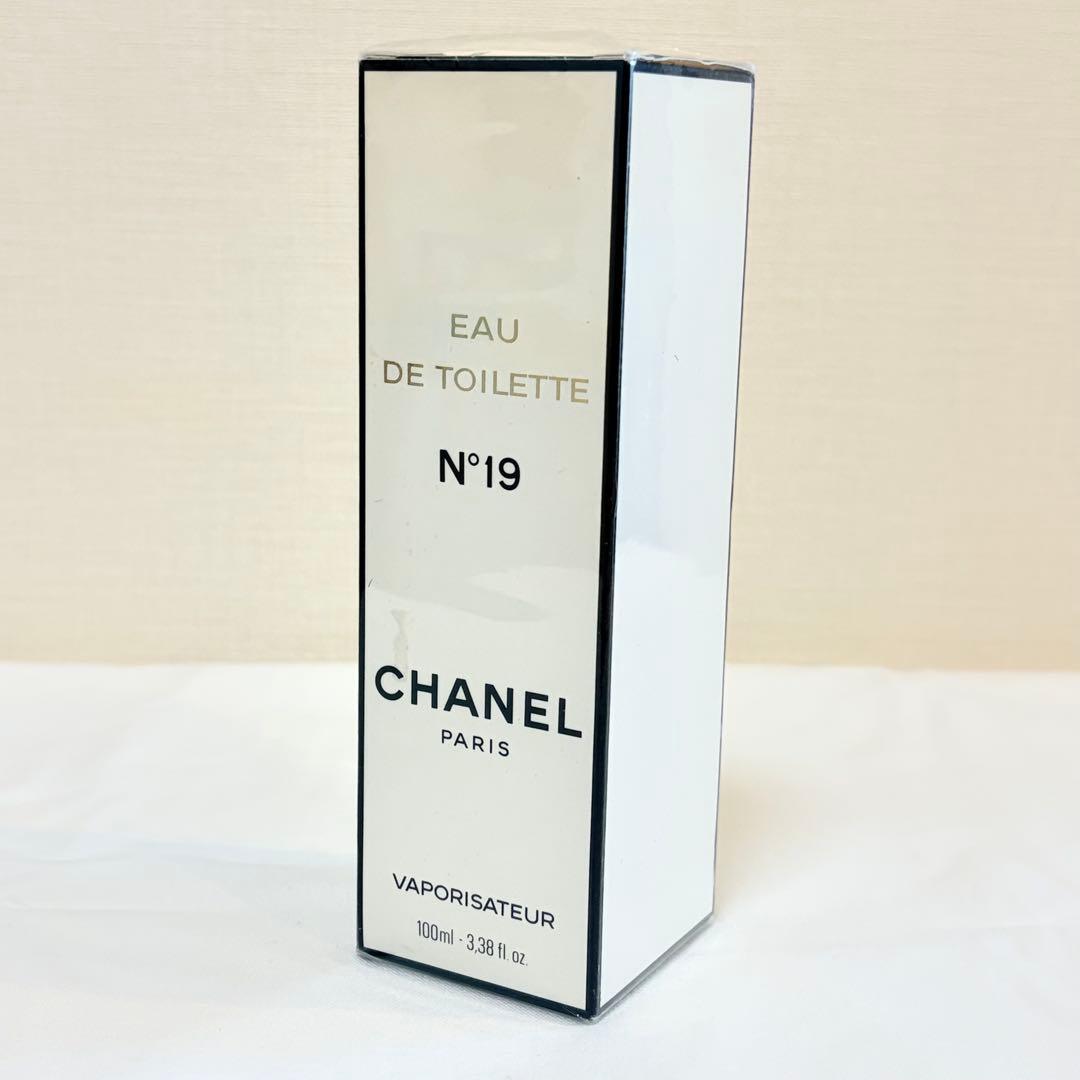 ねずみたち新品 シャネル n°19 オードトワレ　ヴァポリザター100ml