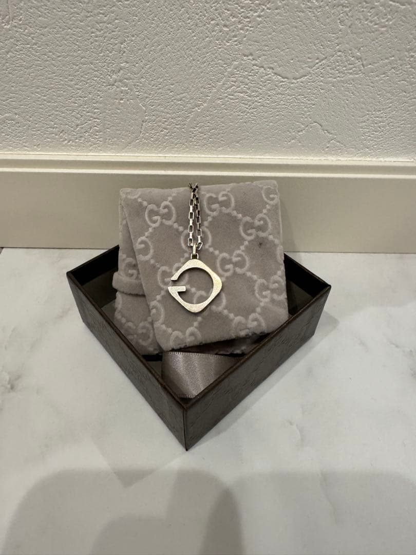 〖極美品〗Gucci シルバー ネックレス 専用ケース付き