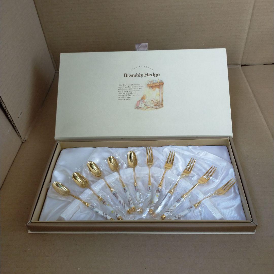 未使用 ブランブリーヘッヂ 陶器ハンドル カトラリー 10本セット 専用箱付き tak｜ビオ キッズディッシュ カトラリー | KONCENT Web shop｜アッシュ