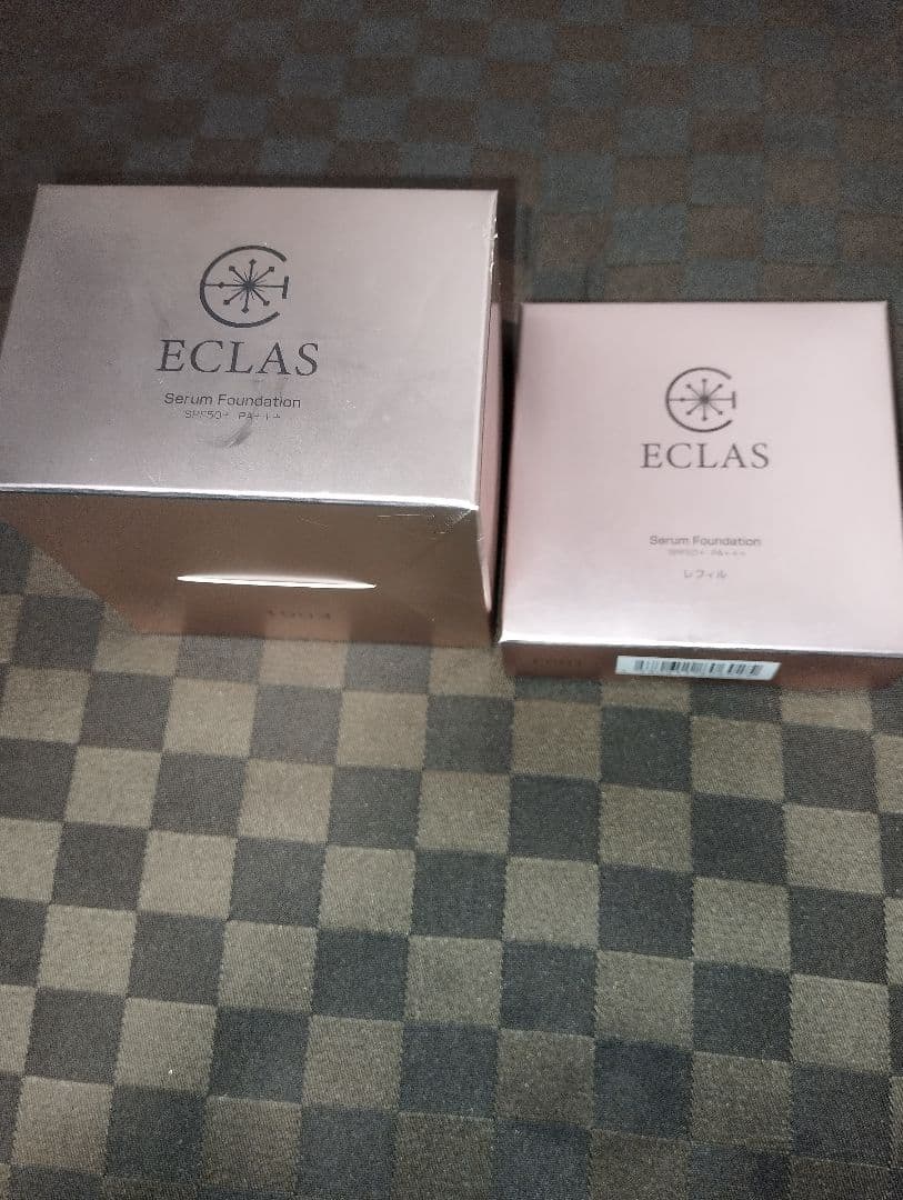 エクラス　 セラム ファンデーション　　本体12ｇとレフィル（詰替）12ｇ