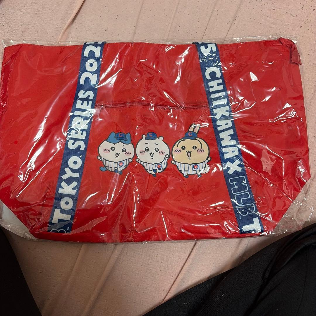 ちいかわ×MLB TOKYO SERIES トートバッグ（ドジャース） レッド - メルカリ