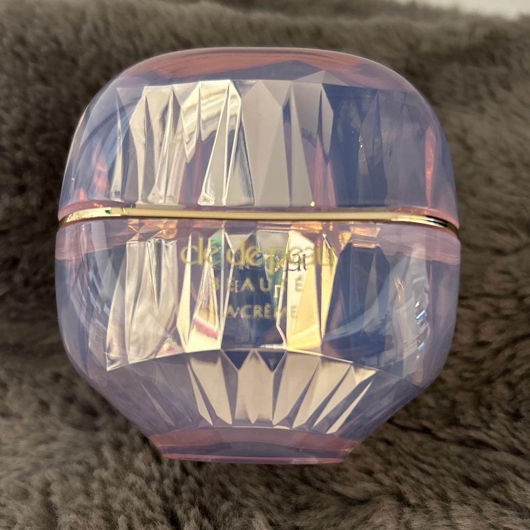 クレドポーボーテ ホリデーコレクション2024 ラクレーム