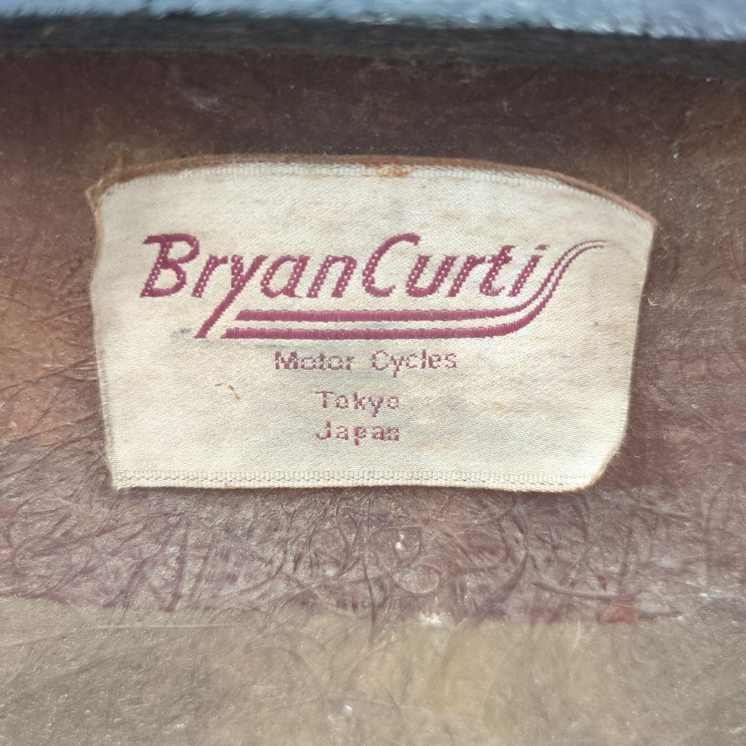 コレクター向け Bryan Curtis カフェレーサー バイクシート 黒