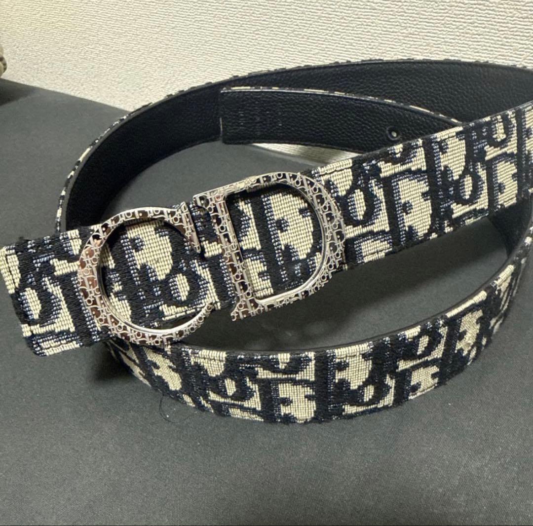 Dior　モノグラムベルト　CDロゴ DIOR リバーシブル ベルトストラップ & CD Icon ベルトバックル (Dior