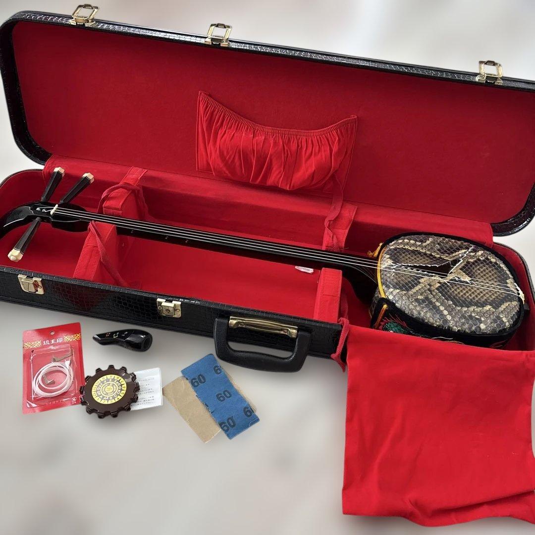 三線本体 黒ケース 赤内装