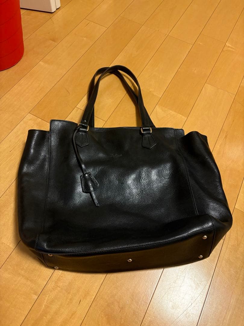 ボルドリーニセレリア　黒レザー トートバッグ 赤内装　底鋲あり