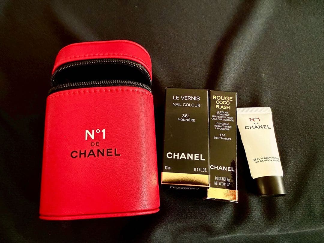 CHANELシャネル、限定容器入り限定ルージュココベージュ&限定ネイルサテン