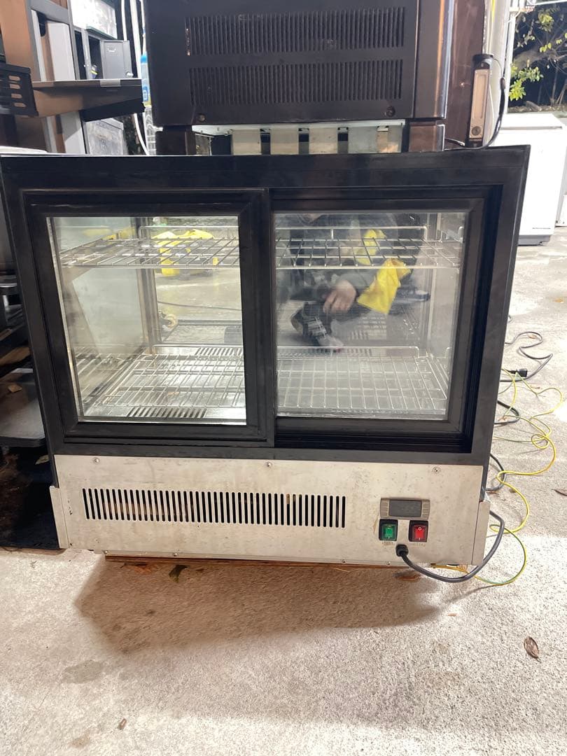 製品名：卓上型対面冷蔵ショーケース