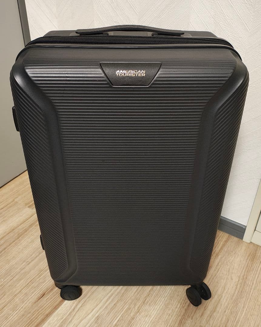 AMERICAN TOURISTER 中型キャリーケース ブラック【中古美品】